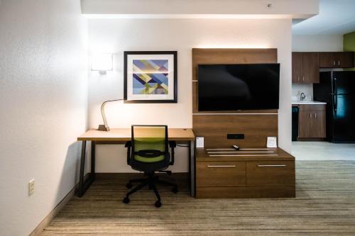 Holiday Inn Express Hotel & Suites Knoxville-Farragut