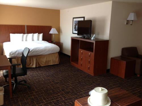 Richland Inn and Suites Richland Inn and Suites is conveniently located in the popular Sidney area. Both business travelers and tourists can enjoy the hotels facilities and services. 24-hour front desk, facilities for disab