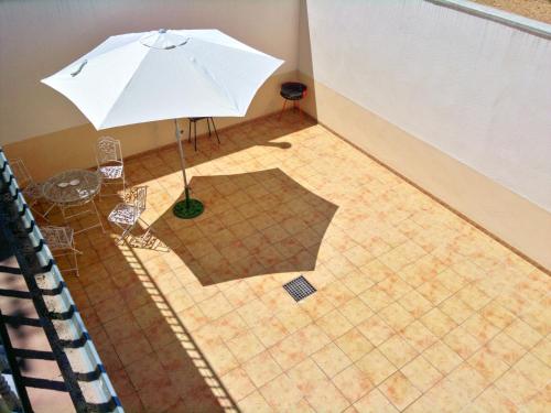 . 4 bedrooms house with furnished terrace at Castellar de Santiago