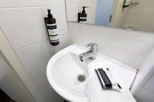 Quentin Arrive Hotel - image 14