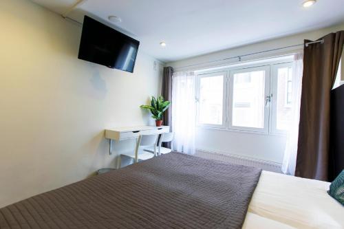 Quentin Arrive Hotel - image 8