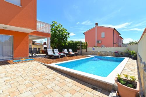 Holiday Home image 4