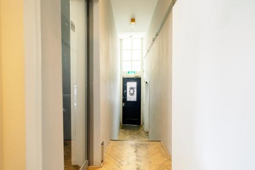 Quentin Arrive Hotel - image 6