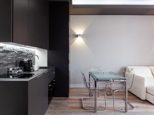 easyhomes-City Centre Suites - image 10