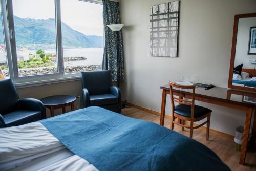 Leikanger Fjordhotel - main image
