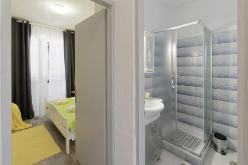 One Bedroom Apartment image 6