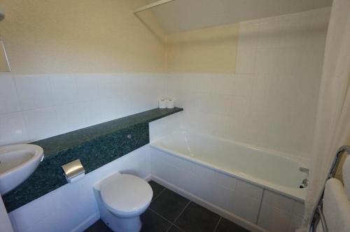 Church Hill House - image 5