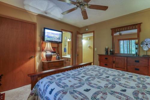 A Southern Point Of View - 3 Bedrooms 2 Baths Sleeps 8 cabin - image 6