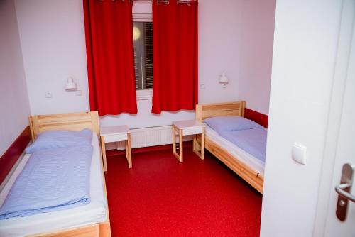 Economy Twin Room