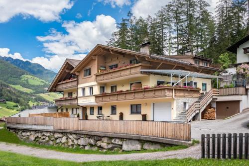  AlpenChalet Niederkofler, Pension in St. Johann im Ahrntal bei Sankt Peter im Ahrntal