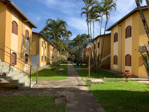 Exterior view, Condominio Villagio Maranduba - Apenas 5 min a pe da praia - Bl 7 in Praia do Sape