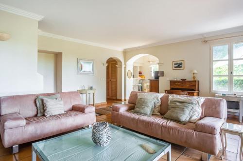 Spacious and peaceful house with terraces and garden in Grimaud - Welkeys
