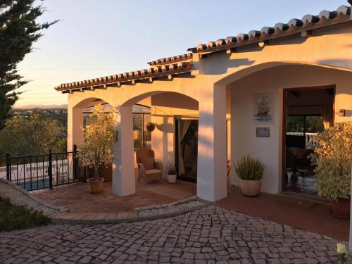 Serra & Mar Country Beach House in Cabeco Esteves