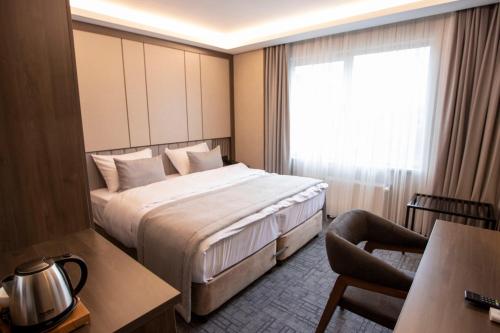 THE GREEN HOTEL - main image