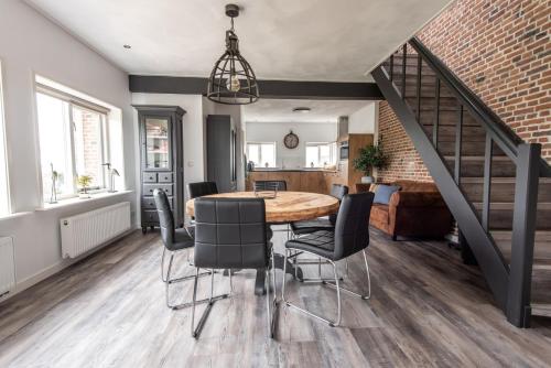 Létesítmények, Vakantiewoning Oer it fjild in Holwerd