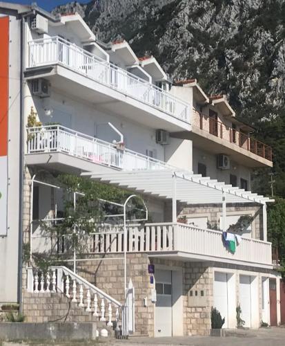 Apartments Mateljak