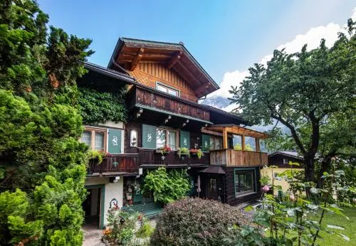 Alpenrelax Haus Weidmannsheil wohnen im romantischen Forsthaus in Werfen, Österreich