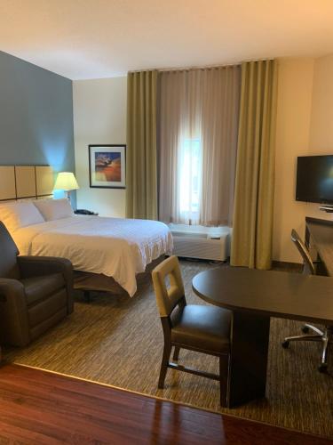 Candlewood Suites Fargo-North Dakota State University, an IHG Hotel