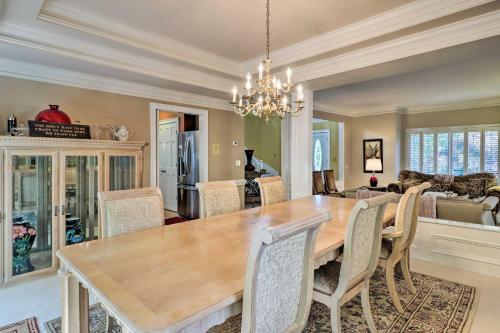6000-Square-Foot Executive Home with Deck and 1 Acre! - image 8