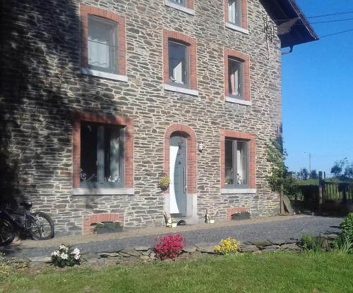 Ieeja, Les Glycines in Gouvy