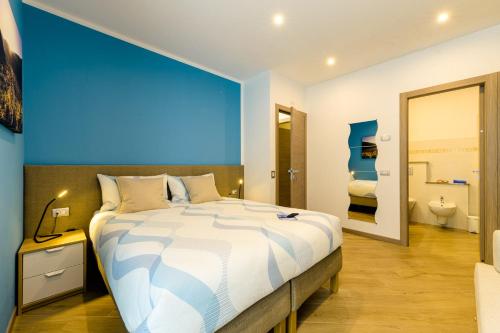  Le Rondini - Rooms in Tirano