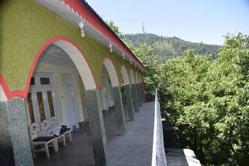 Karishma Hotel & Restaurant