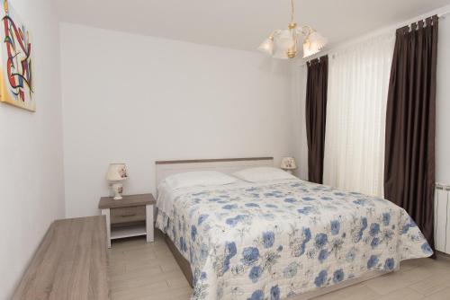 One-Bedroom Apartment with Sea View image 10