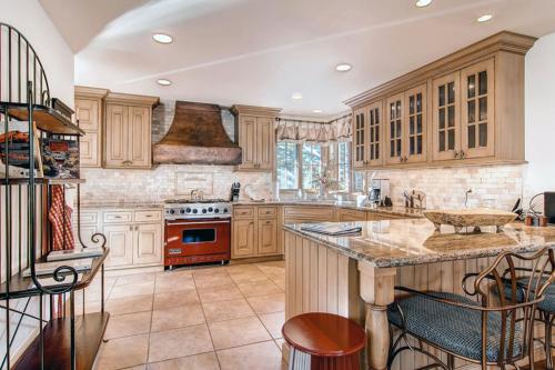 Royal Elk Villas 8 - image 4