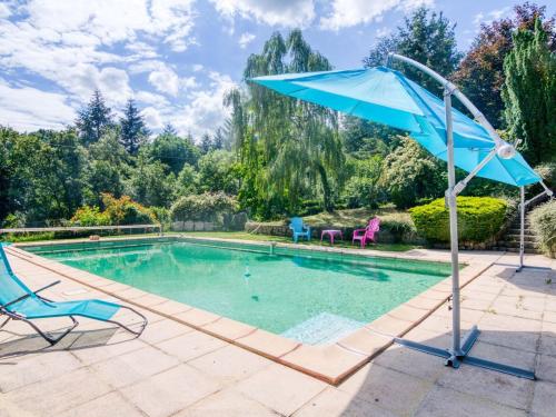 Enticing Holiday Home in Saint-Martin-de-Valamas with Pool gîte à louer Golf Chambon