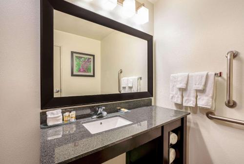 La Quinta Inn & Suites by Wyndham Tumwater - Olympia