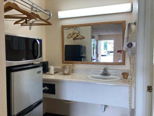 Travel Inn - image 11