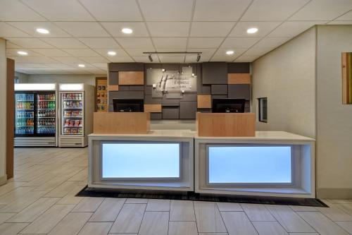 Holiday Inn Express & Suites Allentown-Dorney Park Area by IHG