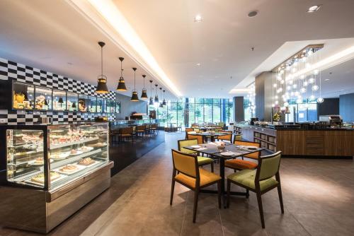 Food and beverages, Geno Hotel in Shah Alam City Center