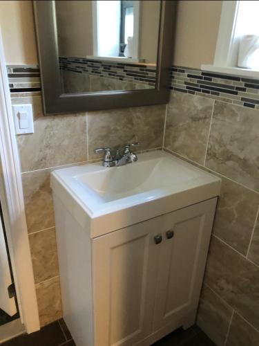 King Suite with Spa Bath - Non-Smoking
