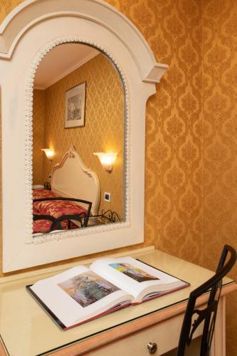 Hotel Tintoretto - image 14