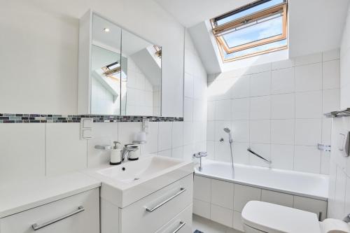 *80 m2 Stylish Apt* Netflix * Kitchen* Nespresso*, Wuppertal (foto 11)