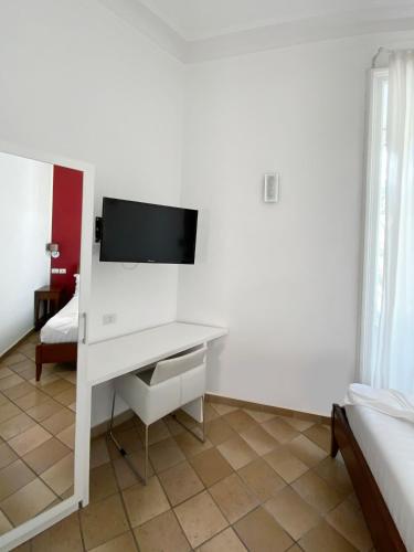 Roma Resort Colosseum - image 11