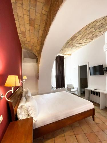 Roma Resort Colosseum - image 4