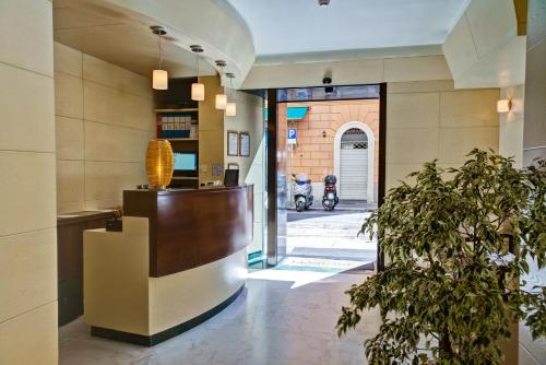 Crosti Hotel - image 3