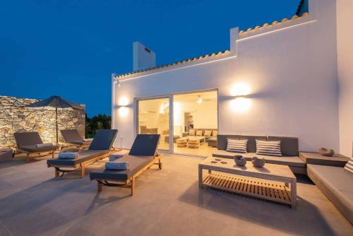 บริการและสิ่งอำนวยความสะดวก, Melia Villa Kos with Heated Pool in แลมบิ