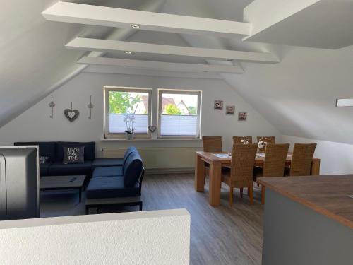 Traumhafte Dachgeschosswohnung in 柯尼斯魯特安艾姆