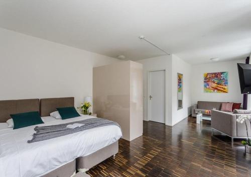 Swiss Star Home Room Type - Deluxe Suite