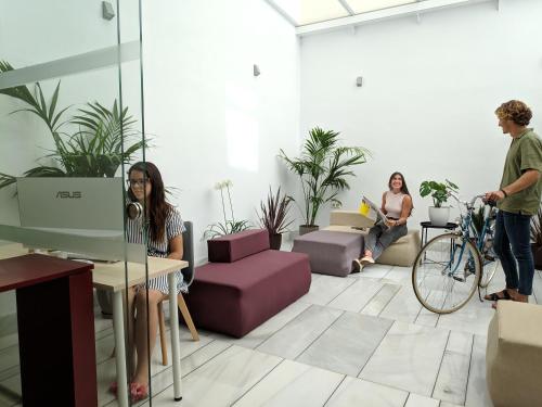 设施服务, Broz Hostel in 格拉纳达