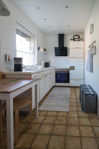 Konyha, Ina's Ferienwohnung in Fischbachtal