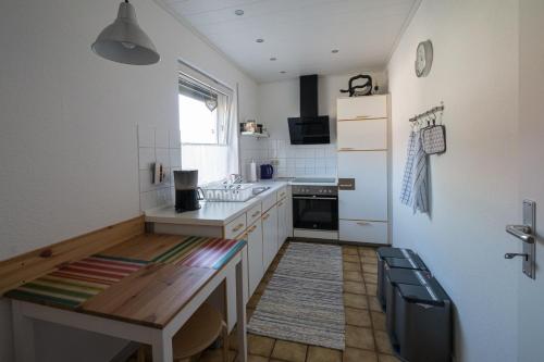 Konyha, Ina's Ferienwohnung in Fischbachtal