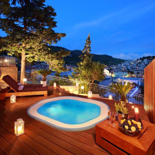 Ванна з термальною мінеральною водою, Adriana Hvar Spa Hotel in Хвар