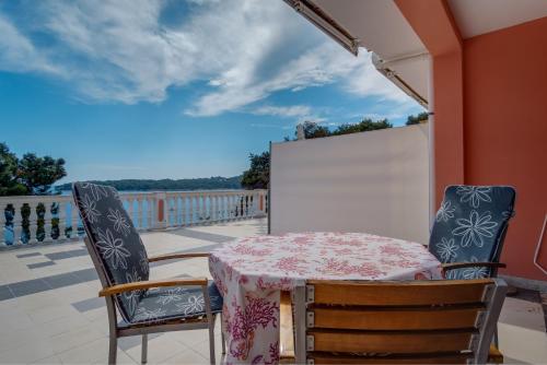 Studio Apartment with Sea View