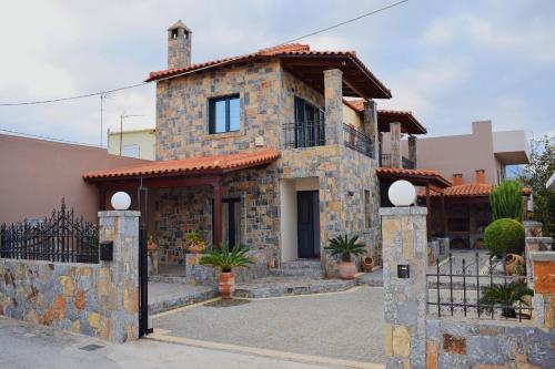 Traditional Stonehouse gîte à louer Laráni