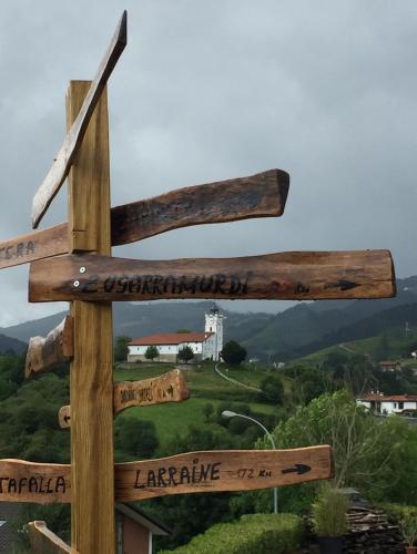 ABARAXKA HOSTEL Disfruta la Vía Verde del Urola hasta la Playa - Naturaleza Montañas y Riqueza Cultural