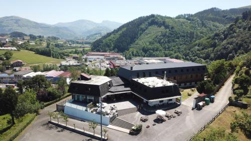 ABARAXKA HOSTEL Disfruta la Vía Verde del Urola hasta la Playa - Naturaleza Montañas y Riqueza Cultural